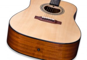 ZAD20 Solid Spruce/Mahogany Acoustic Natural