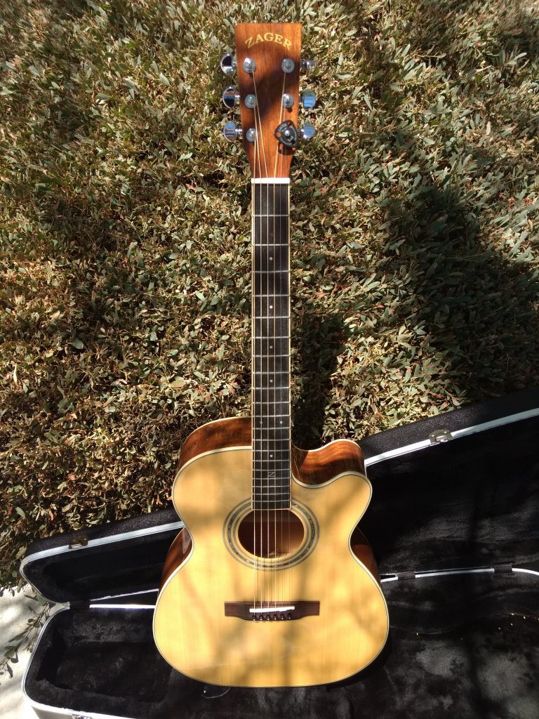 ZAD50CE Left Handed Solid Spruce/Mahogany Acoustic Electric