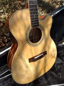 ZAD50CE Left Handed Solid Spruce/Mahogany Acoustic Electric
